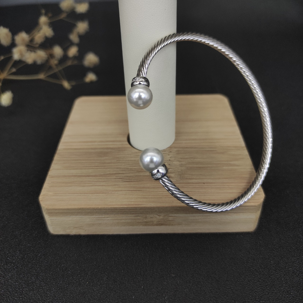 David Yurman 3mm Silver Pearl bracelet - Picture 8 of 8